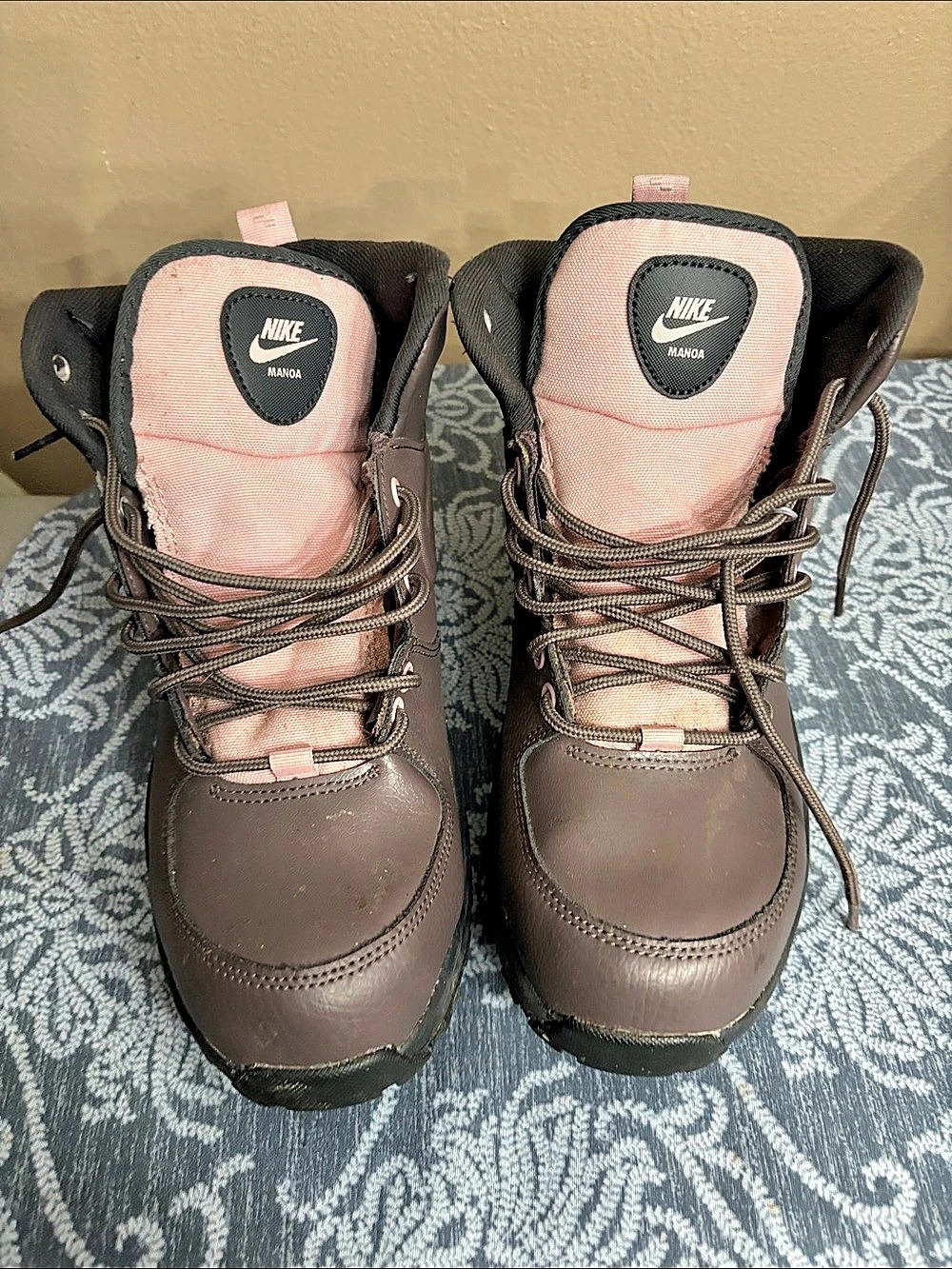 Nike Manoa Brown & Black Boots US 7.5